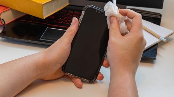 cel mai bun telefon pentru varstnici masoara tensiunea si pulsul