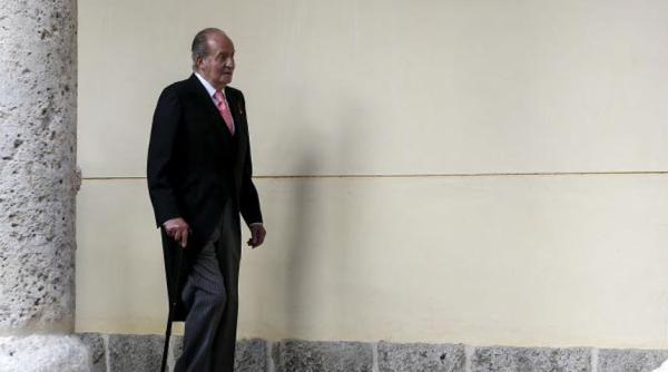 fostul rege juan carlos anchetat de coruptie rupe tacerea despre amanta sa