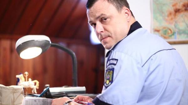 vela ii dezbraca pe garcea si robi din las fierbinti decizie fara precedent ce se intampla cu uniformele de politist