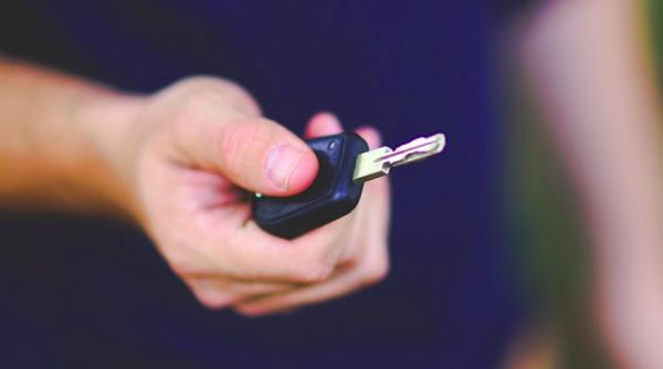 alarmele auto periculoase pentru buzunarele romanilor ce se intampla cu motociclistii ciocan cunosc lucrurile din interior