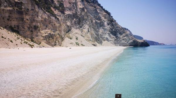 imagini emotionante din grecia turistii de pe un feribot au salvat un copil in mijlocul marii video
