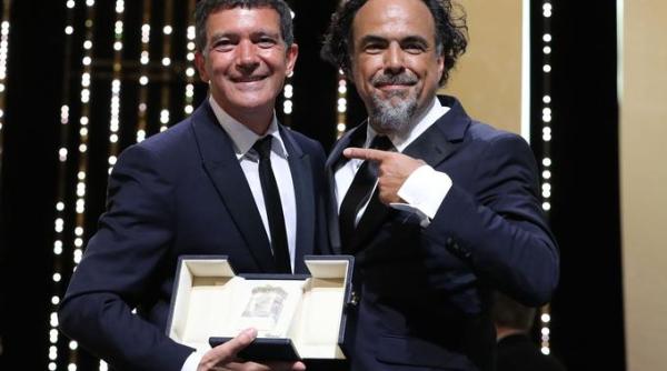 antonio banderas mesaj sfasietor a facut anuntul dupa covid 19 au suferit mai mult sunt vindecat