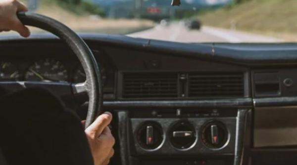 revoltator live pe facebook in timp ce conduce cu 230 km h video