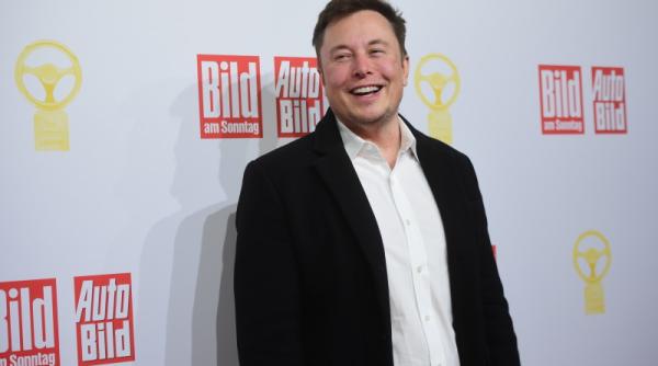 oficial elon musk intra in top 4 cei mai bogati oameni ai lumii