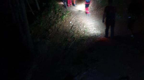 salvamontistii din busteni intervin acum  turisti rataciti la poalele jepilor mari