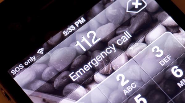 inregistrare 112 barbat amenintat de interlopi dispecer ce sa faca politia sa va pazeasca