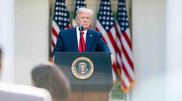 administratia trump ferma cu privire la pandemia de scurgeri de informatii democratii pusi la colt