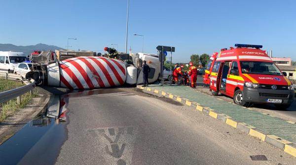 betoniera rasturnata pe sosea ciment imprastiat soferul a fost ranit