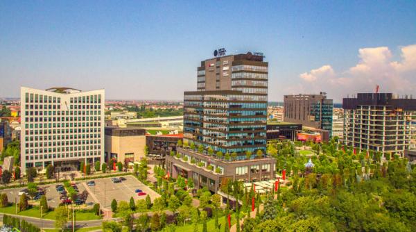 un an de iulius town proiectul care schimba timisoara 8 000 de angajati pol regional de business 450 de branduri si un parc spectaculos