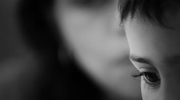 cum iti dai seama daca ai suferit traume in copilarie psiholog primele semne