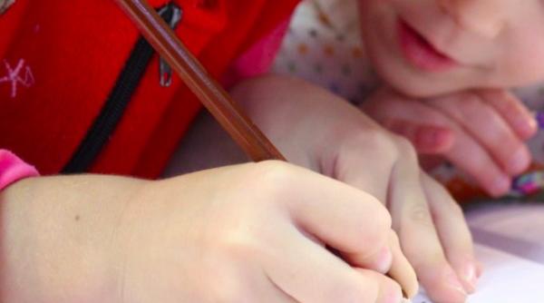 revolta a elevilor inaintea inceperii anului scolar  educatia noastra nu e experimentul vostru