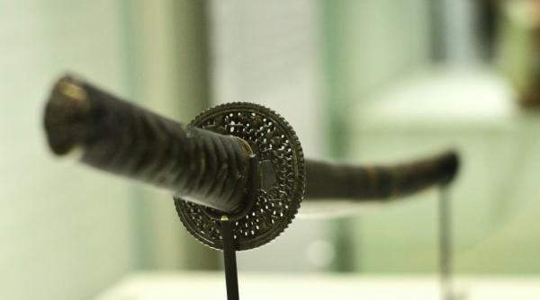 crima groaznica comisa de doi adolescenti cu o sabie vreau sa i retez capul