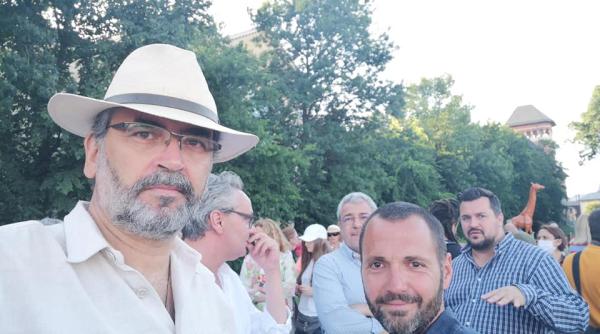 iulian capsali dan chitic la protestul anti scoala in pandemie se indeamna la mobilizare si nerespectarea regulilor