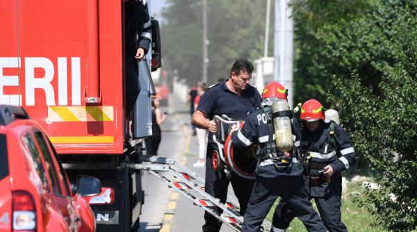 masini in flacari pe un bulevard din capitala
