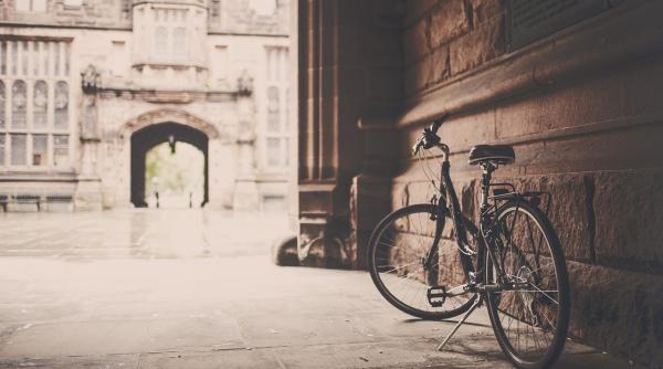 un milionar sucevean a murit cazand de pe bicicleta avea avion personal si limuzine