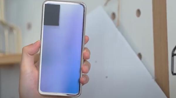 esti plictisit de culoarea telefonului noul smartphone cameleon