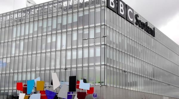 schimbari radicale la bbc noul sef cere unor jurnalisti sa plece