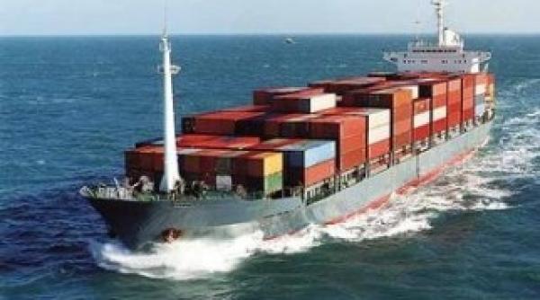 un vas cargo  disparut in largul japoniei din cauza taifunului  nava avea mii de vite la bord