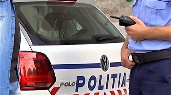 barbat snopit in bataie de mai multi politisti din bucurest unul din ei a urinat pe mine mi a zis sa ti arate politia romana ce poate face