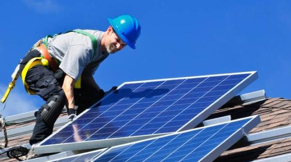 frmele din horeca bani de la guvern pentru a instala panouri fotovoltaice