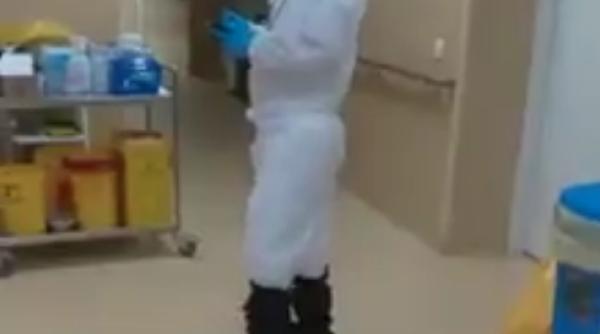 dansul verii  jerusalema  show pe sectia covid 19 a unui spital din sibiu