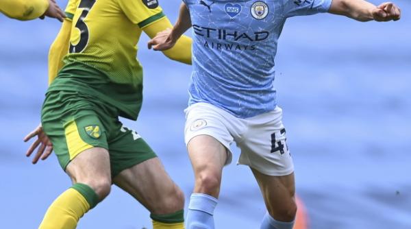 scandal la hotelul nationalei angliei doua fete si au petrecut noaptea cu jucatorii