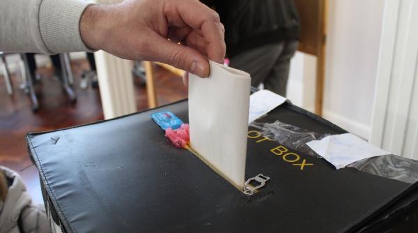 studentii si navetistii politic nu vor putea vota in alte localitati teapa pentru usr