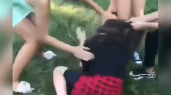 o a treia filmare cu batausa din targu jiu aceasta este chemata din nou la politie