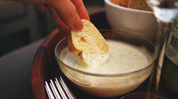 cel mai bun sos alb e gata in 15 minute si e delicios