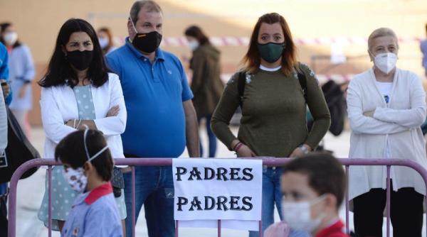 covid 19 in familia regala a spaniei printesa leonora in izolare dupa ce o colega s a infectat