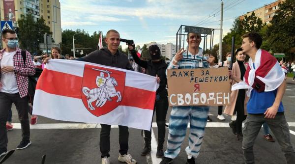 peste 400 de persoane au fost retinute in urma protestelor din minsk