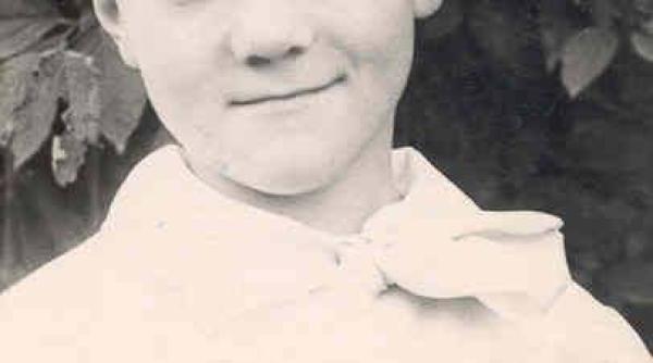 toata romania il stie dar pariez ca nu l recunosti in poza asta