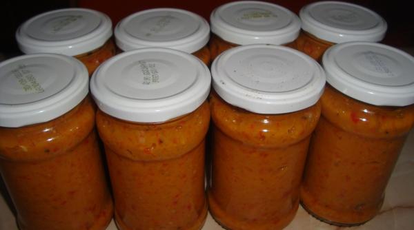 reteta romaneasca veche de zacusca de vinete te lingi pe degete