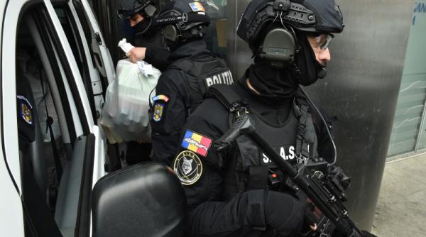 descinderi de amploare la traficantii de droguri 15 persoane aduse la sediul diicot