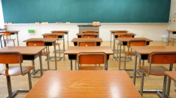 elev al unui colegiu din bucuresti confirmat cu covid 19