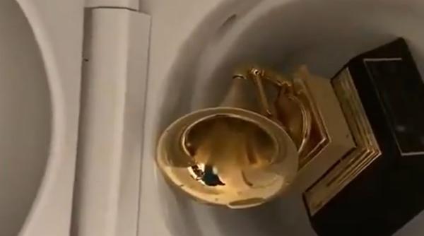 gest socant al lui kanye west ce a putut face pe un premiu grammy