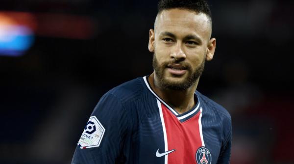 neymar jr a jignit cumplit un adversar inainte sa fie facut maimuta