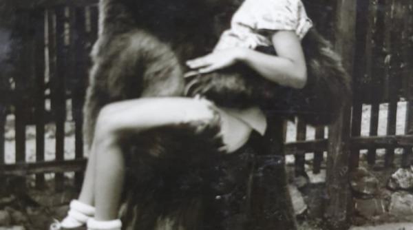 o recunosti pun pariu ca nu ai idee cine e in poza desi toata lumea o iubeste