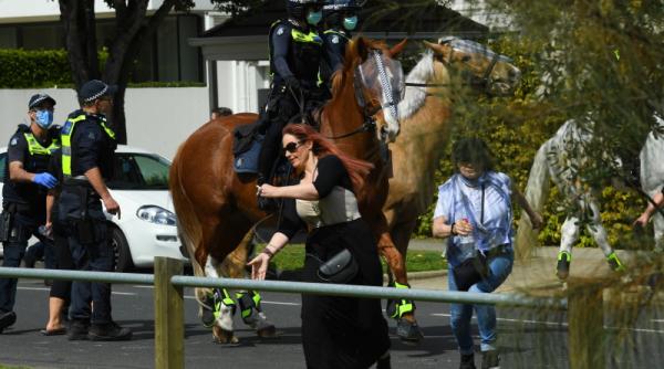 romanca din spania adevarul crunt despre noile restrictii am obosit mi e dor de mama plange mereu la telefon
