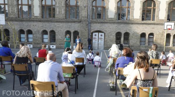 cursurile la scoala suspendate revin cursurile online din cauza alegerilor