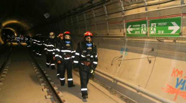 pompierii fac verificari in statiile si tunelurile de metrou aferente magistralei 5
