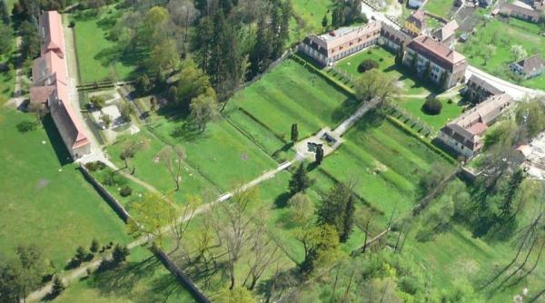 trei saptamani de petrecere in gradinile palatului brukenthal avrig  incepe prc e2prc 80prc 9cbrukenthalfestprc e2prc 80prc 9d