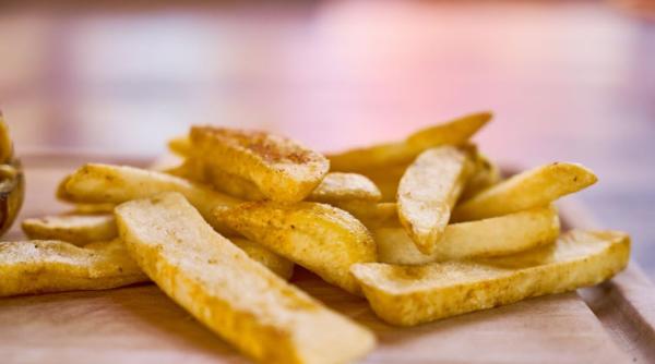 cartofi prajiti cu sos de branza in stil mexican ingrediente putine la fel de putina rabdare si pofta mare