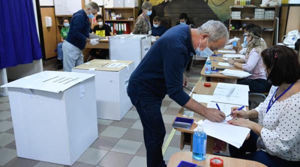 opt buletine de vot au fost date unui singur alegator