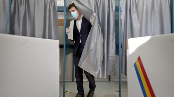 a castigat nicusor dan de maine avem apa calda raspunsul lui rares bogdan