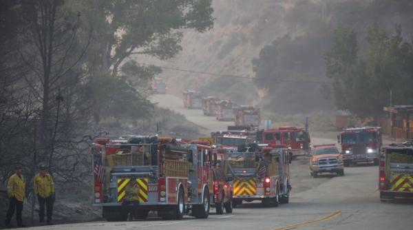 california devastata de incendii sute de case si un spital evacuate