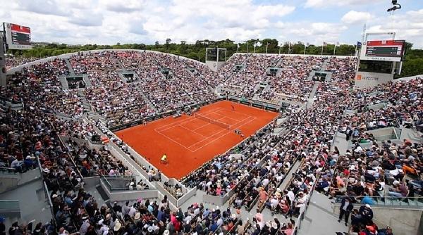 nervi si lacrimi pe teren la roland garros a rupt trei rachete in 10 minute
