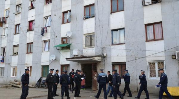 tragedie barbat de 55 de ani gasit mort in spatele unui bloc