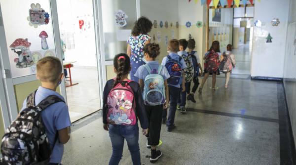 10 copii din aceeasi scoala din bucuresti testati pozitiv cu noul coronavirus