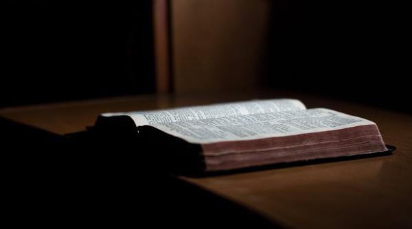 poveste biblica modificata intr un manual noua varianta